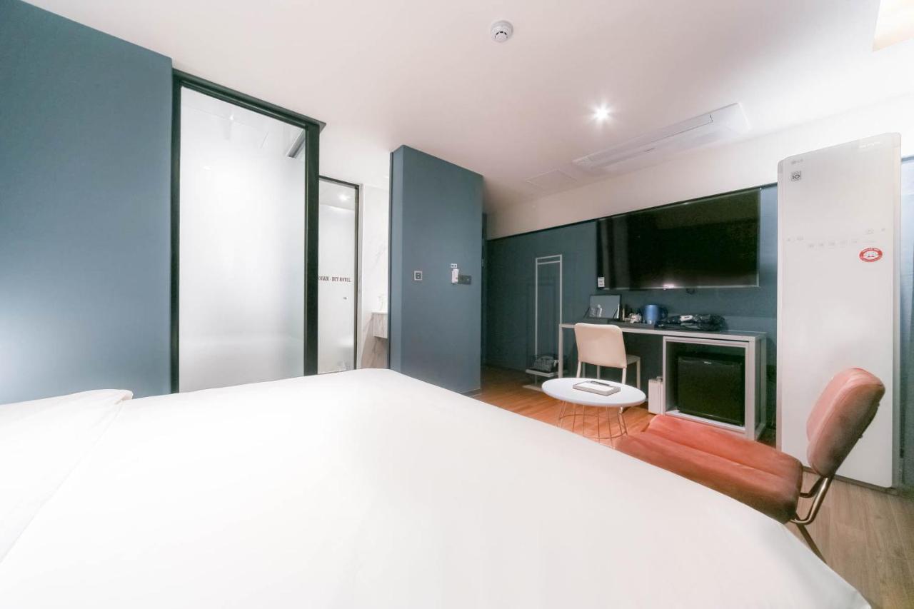 Pohang Brown Dot Hotel Bagian luar foto