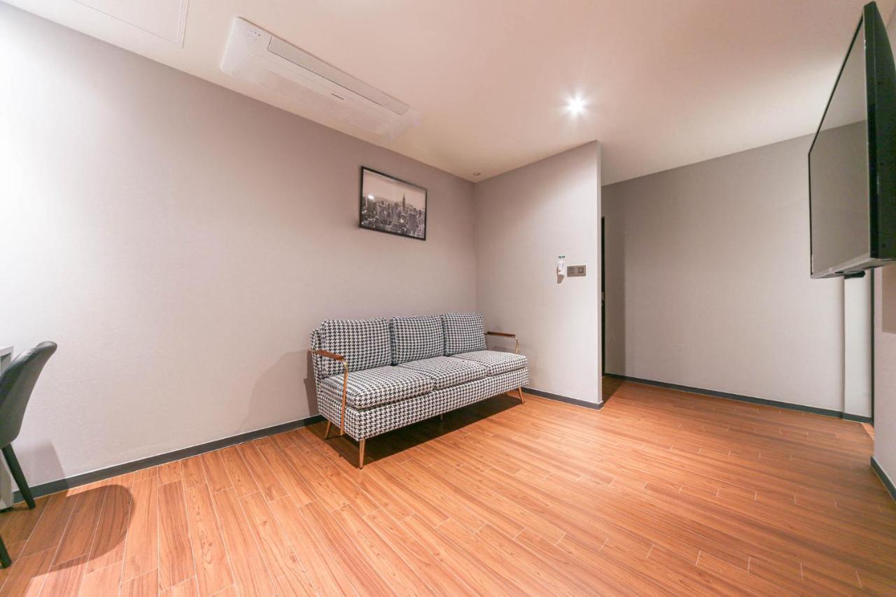 Pohang Brown Dot Hotel Bagian luar foto