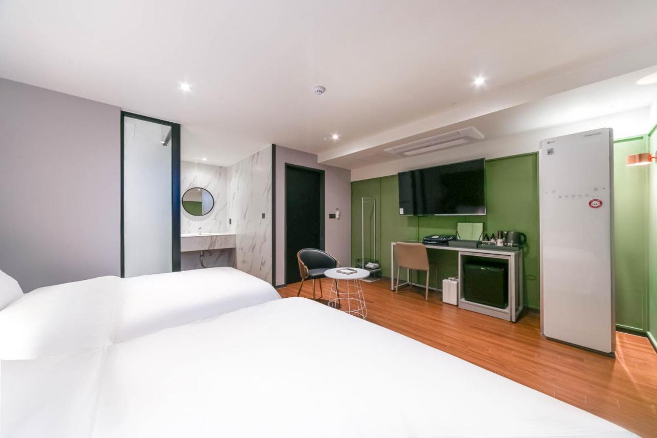 Pohang Brown Dot Hotel Bagian luar foto