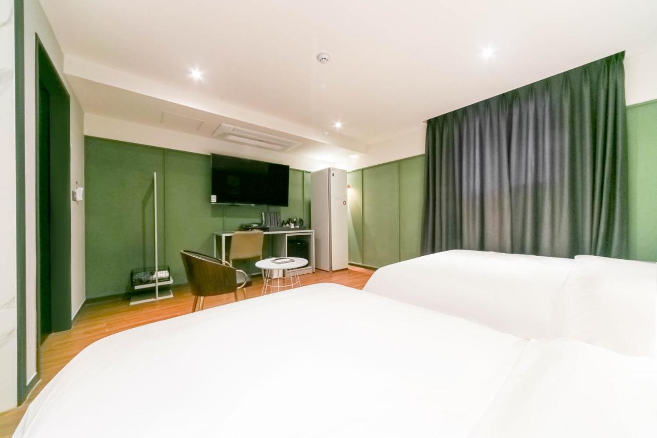 Pohang Brown Dot Hotel Bagian luar foto