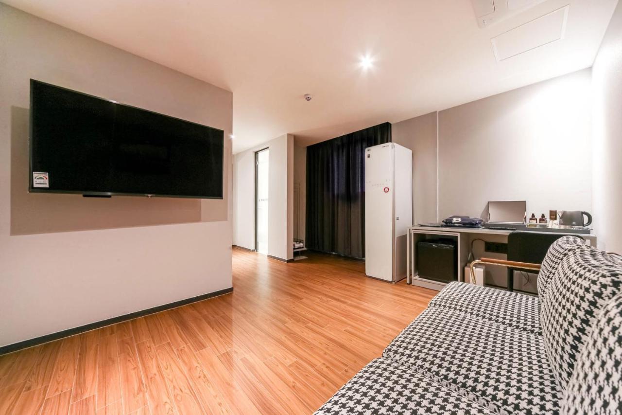 Pohang Brown Dot Hotel Bagian luar foto